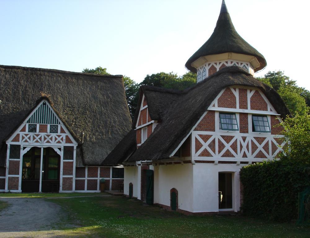 Taubenhof - Gut Cadenberge Hotel Екстериор снимка